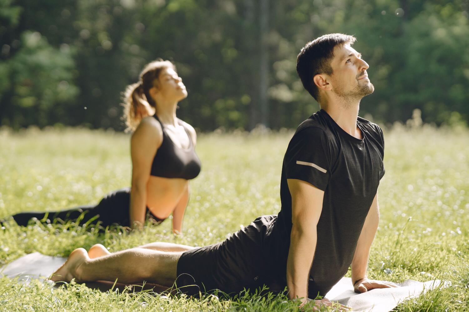 pareja hace deporte